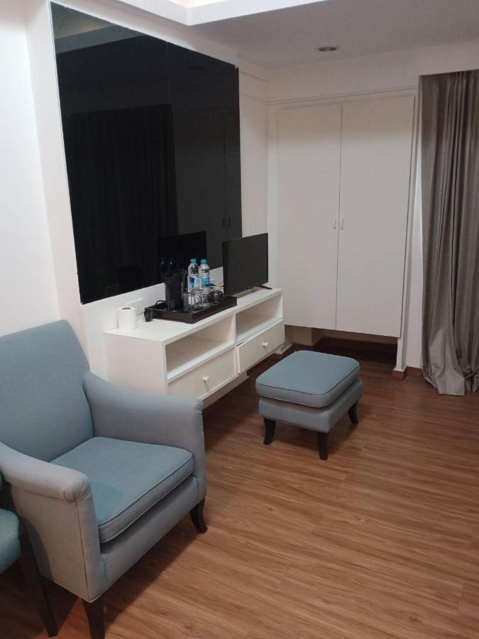 Royal Garden Home Hotel Бангкок Экстерьер фото