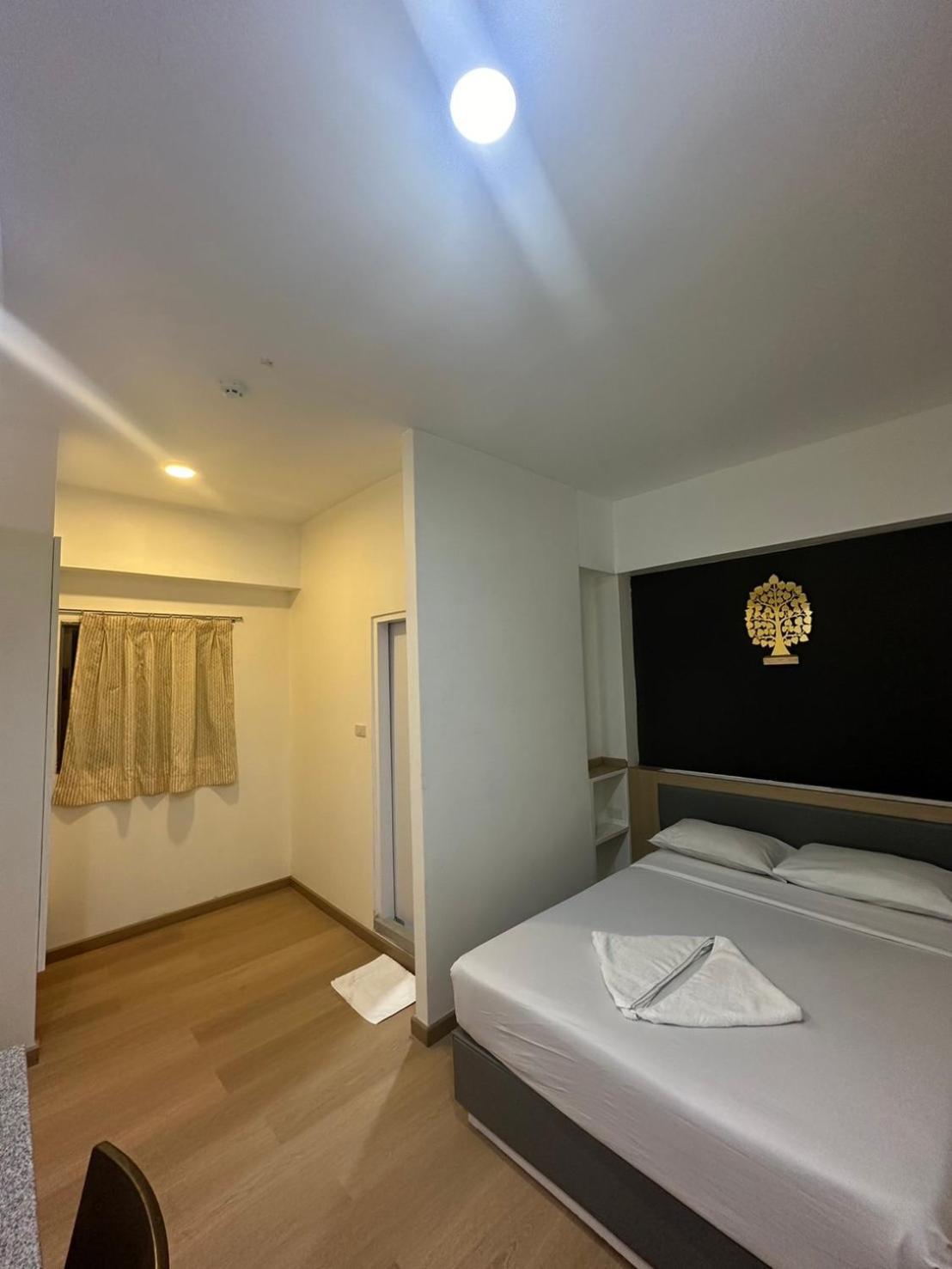 Royal Garden Home Hotel Бангкок Экстерьер фото