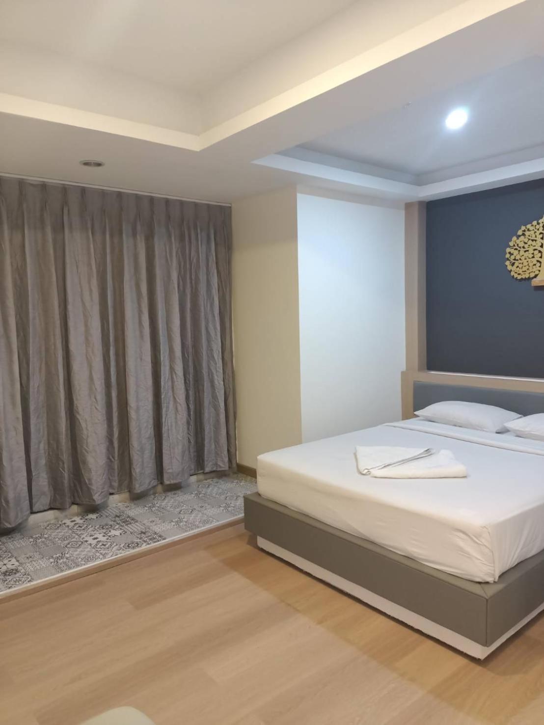 Royal Garden Home Hotel Бангкок Экстерьер фото