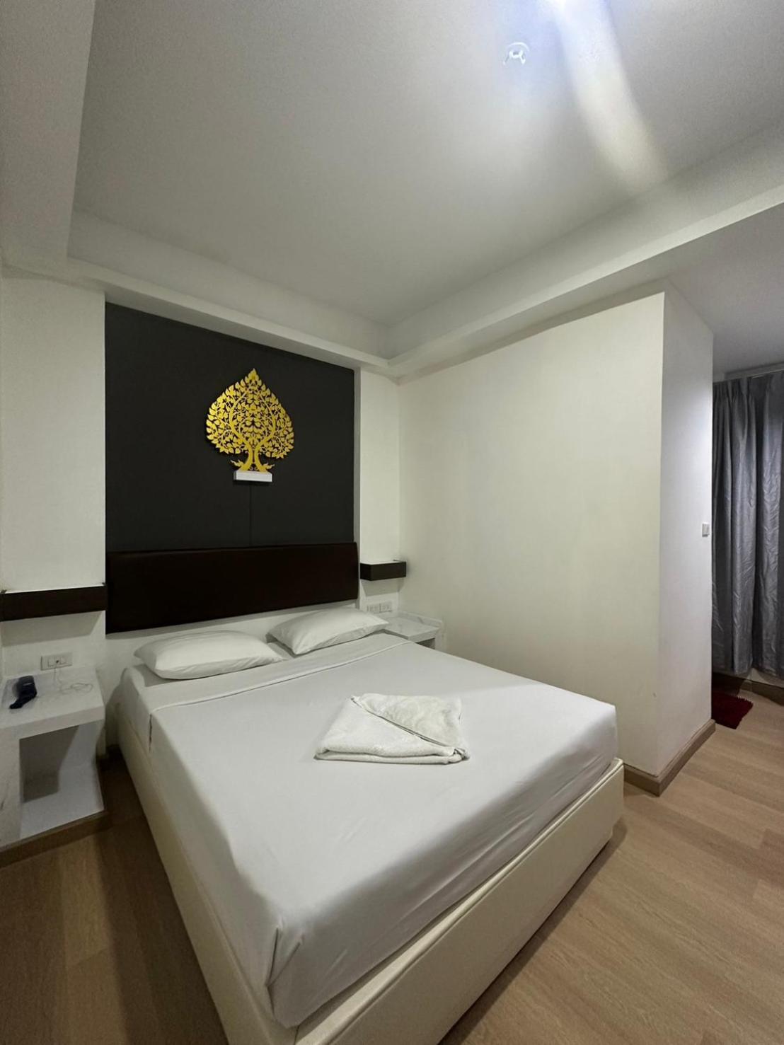 Royal Garden Home Hotel Бангкок Экстерьер фото