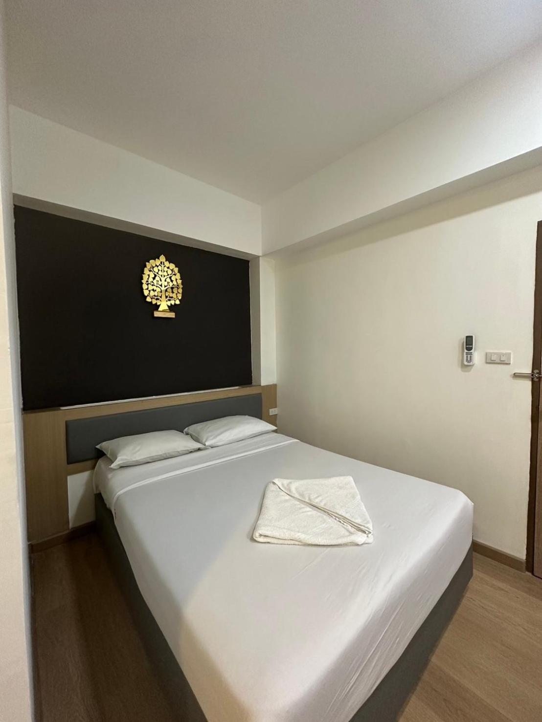 Royal Garden Home Hotel Бангкок Экстерьер фото