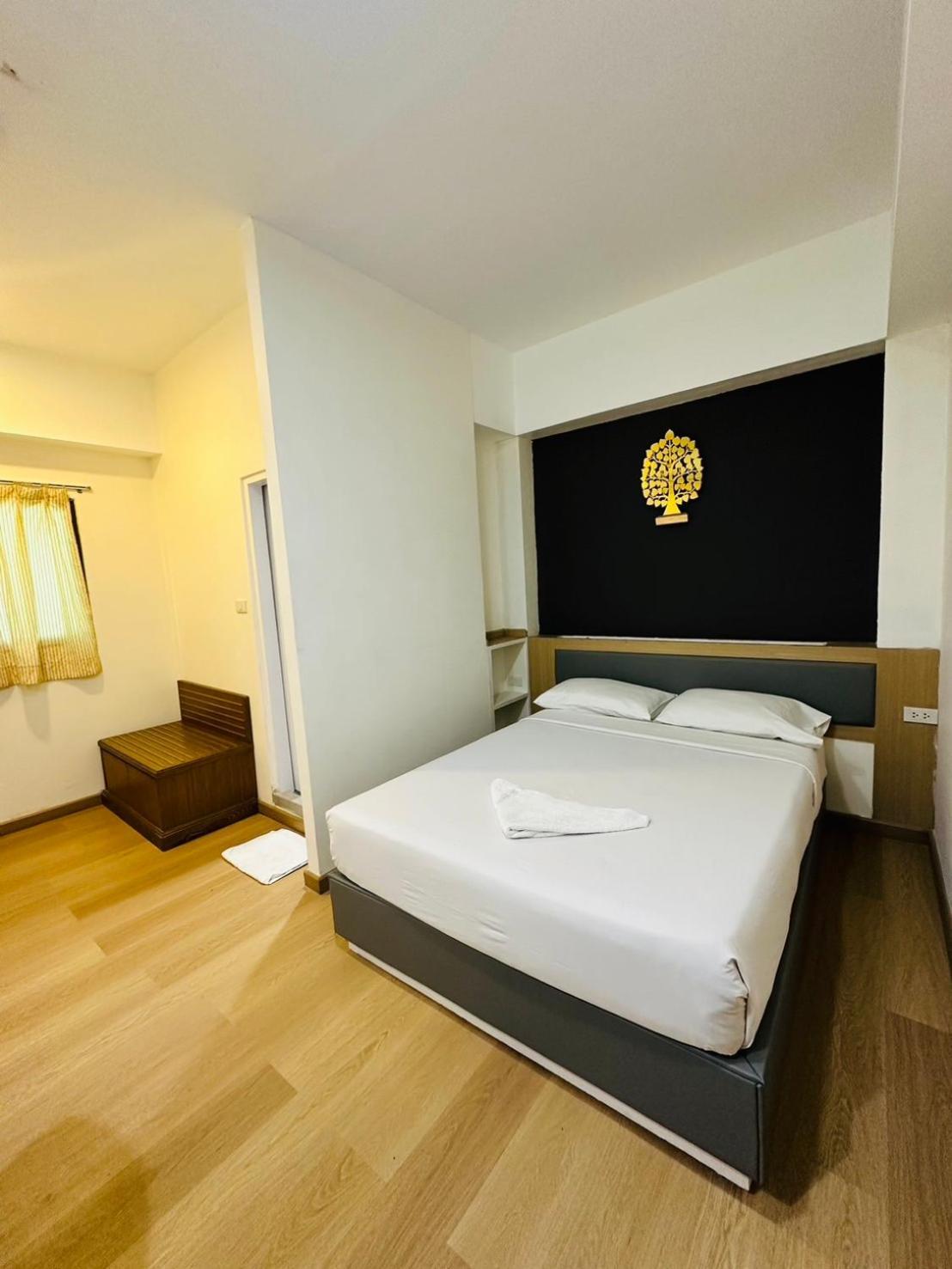 Royal Garden Home Hotel Бангкок Экстерьер фото